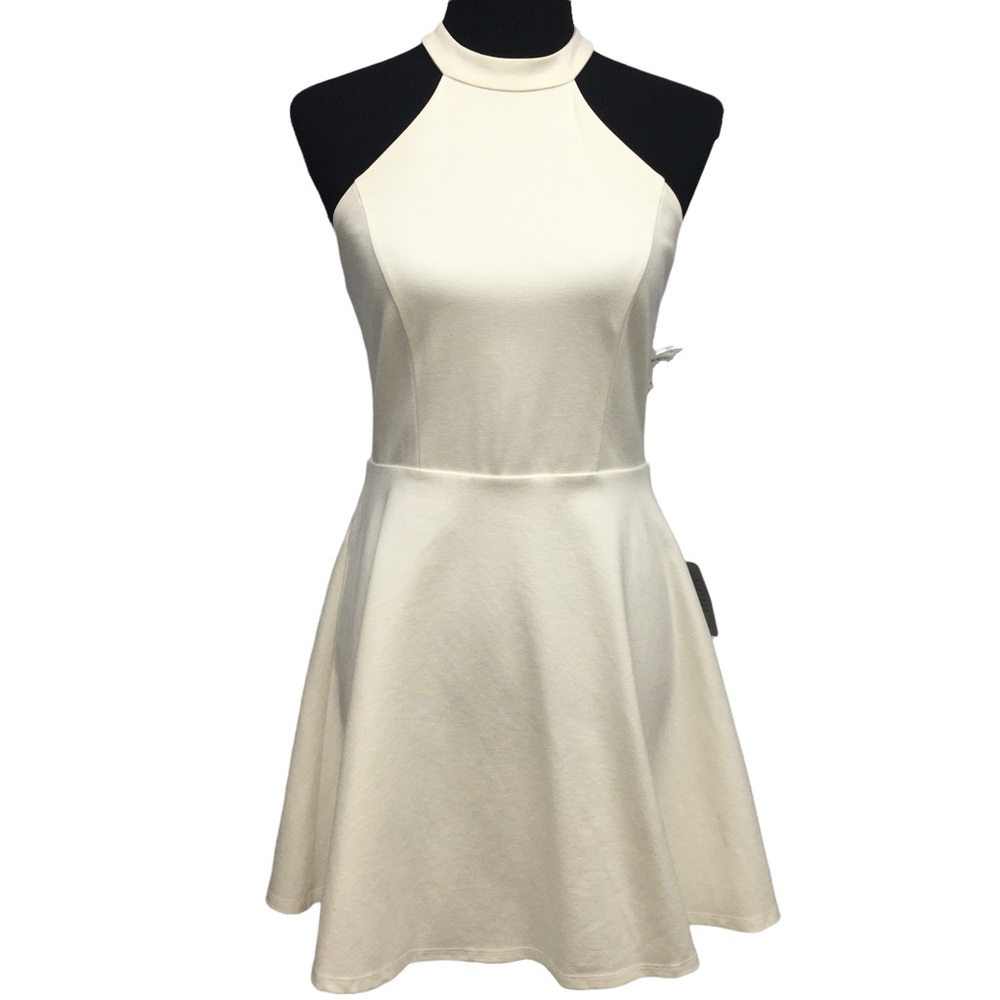 Lulu’s Ivory Peekaboo Back Lace Trim Round Neck Dress NWT Misses size M